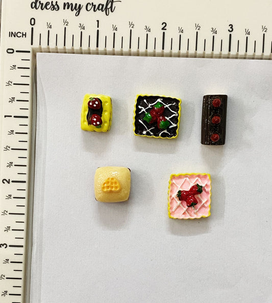 Food Miniature 5 pieces – design 149 cake