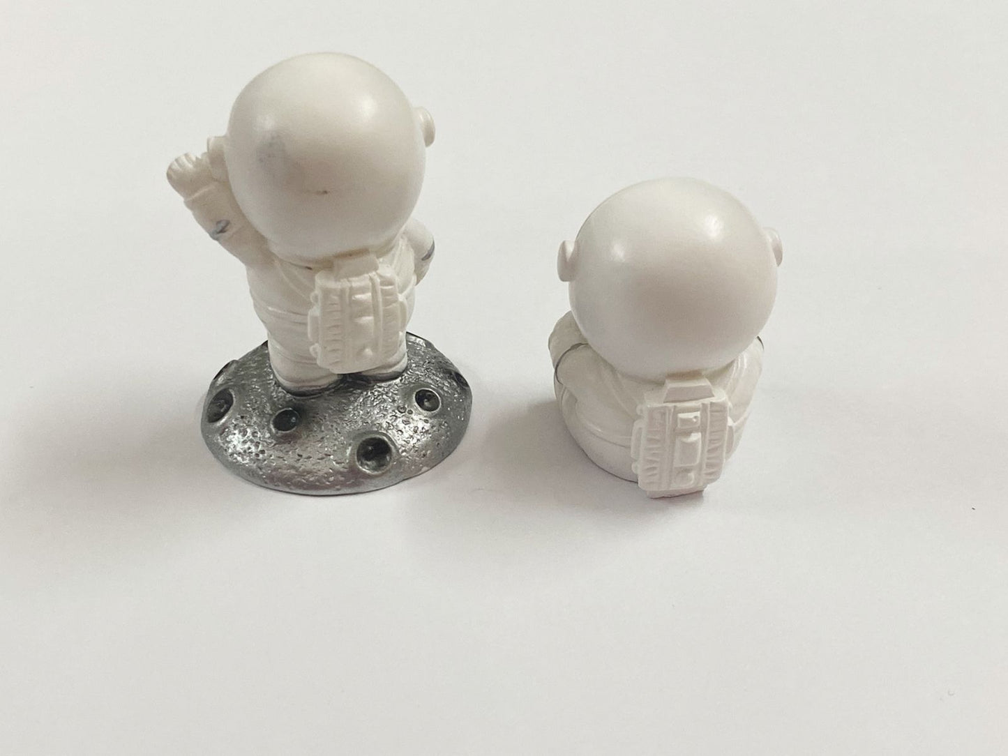 Astronaut miniature 2 pieces M-259