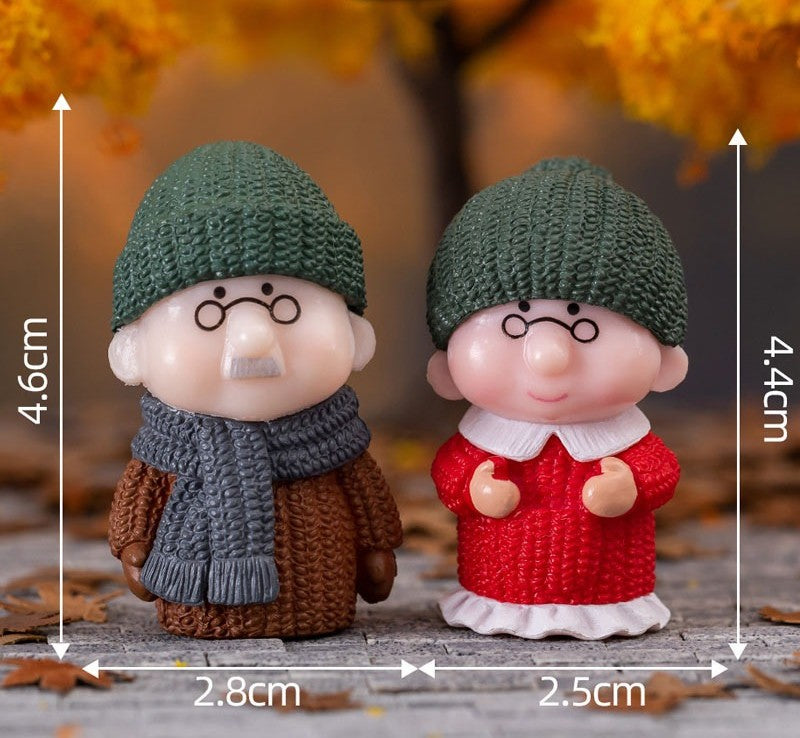 Aged Couple Miniature M-260
