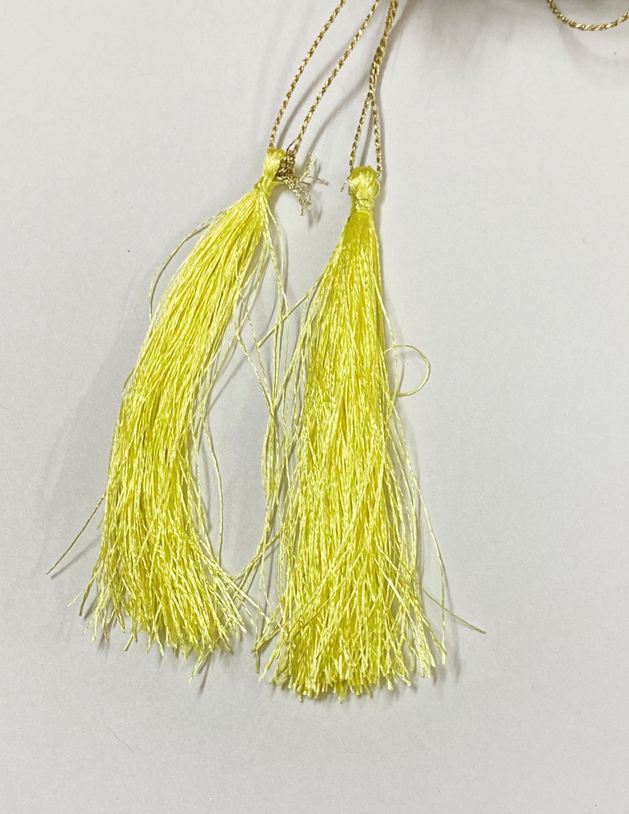 Thread Tassels – 10 Pieces – Light Yellow