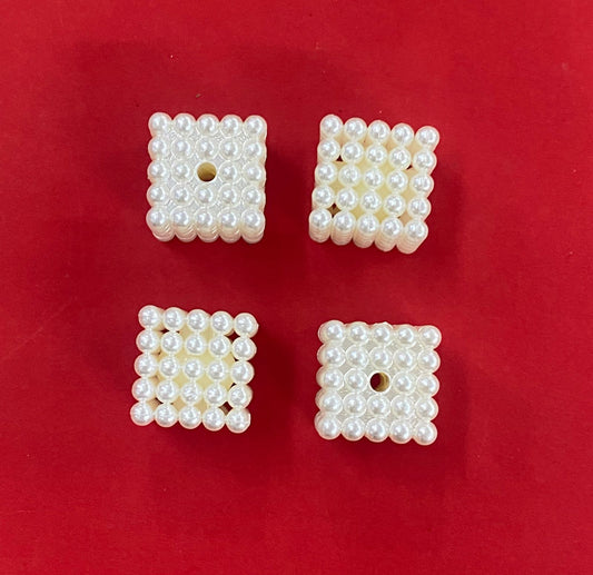 Pearl Square Bead – 4 pieces