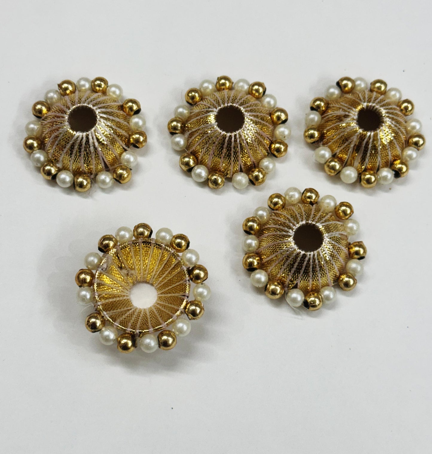 Cap- 5 pieces, Color- Gold