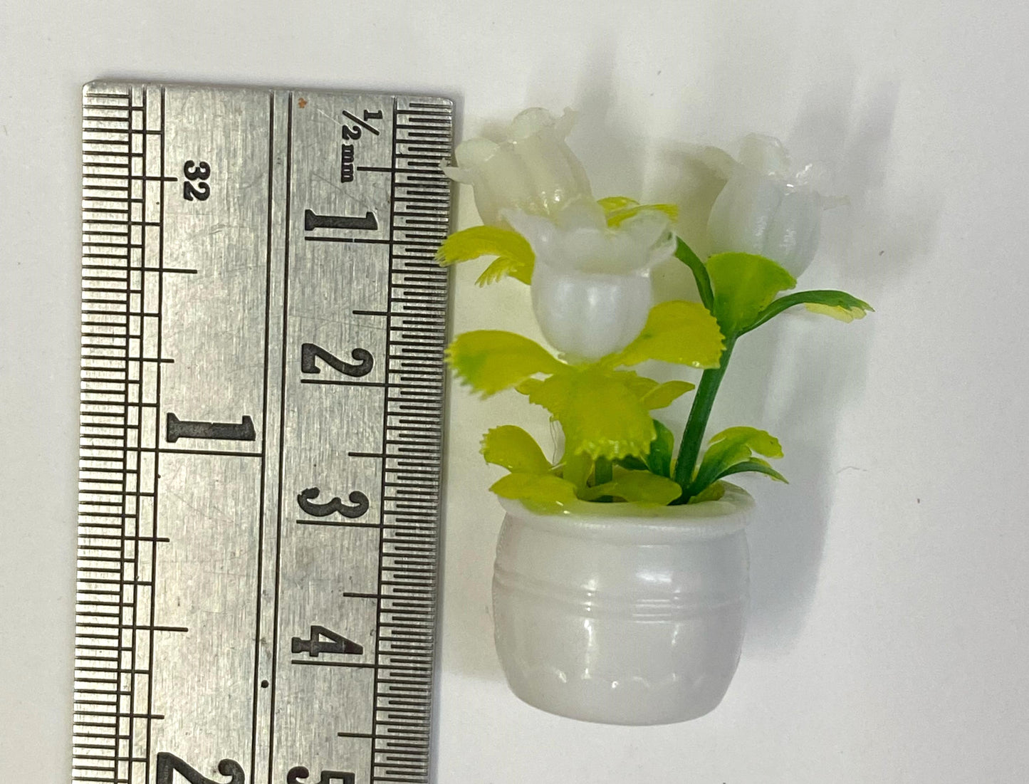 Vase / Pot / Plant - Miniature- 4 pieces , Design – 735