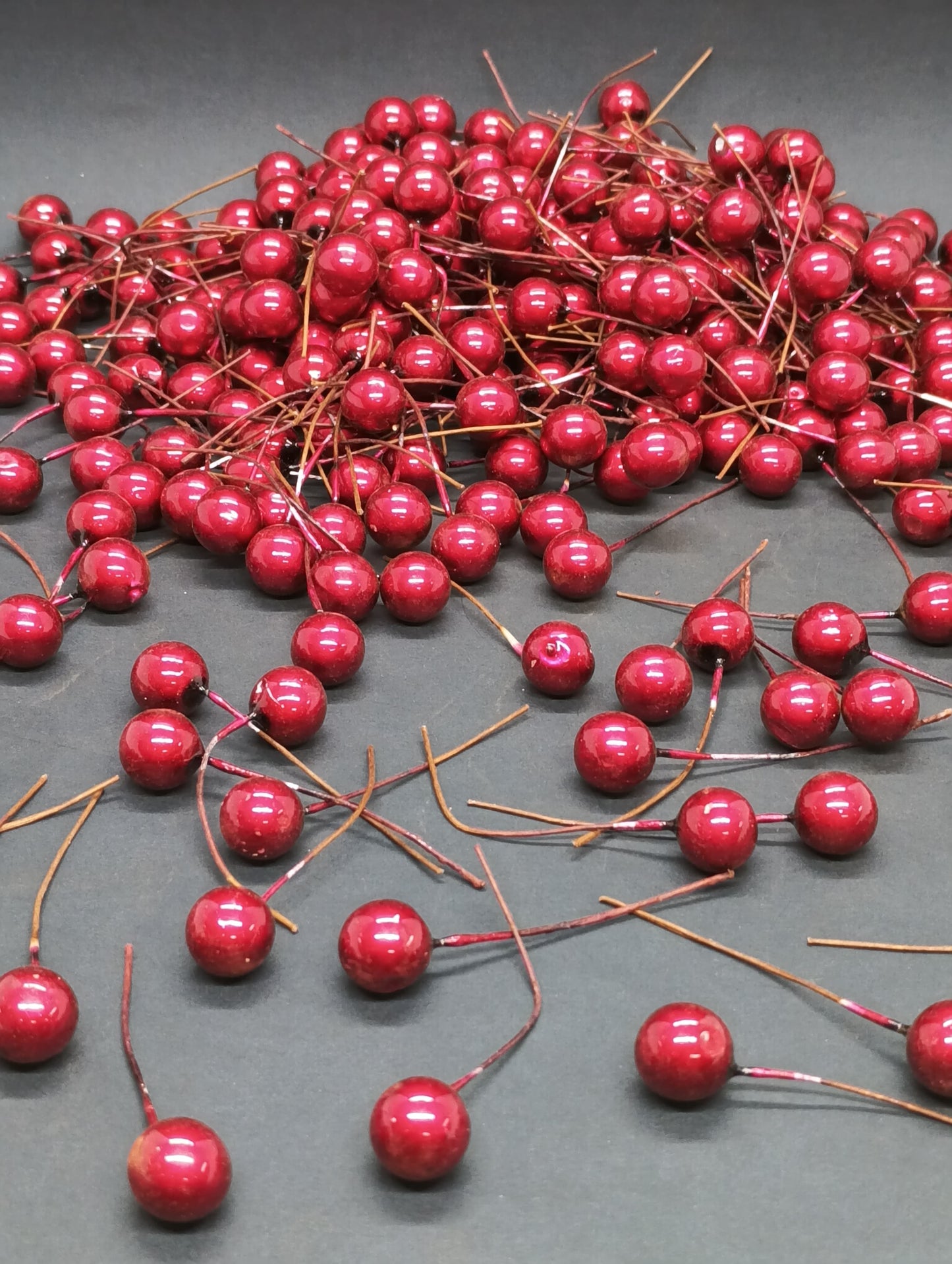 Faux Ball / Cherry , Design - 4