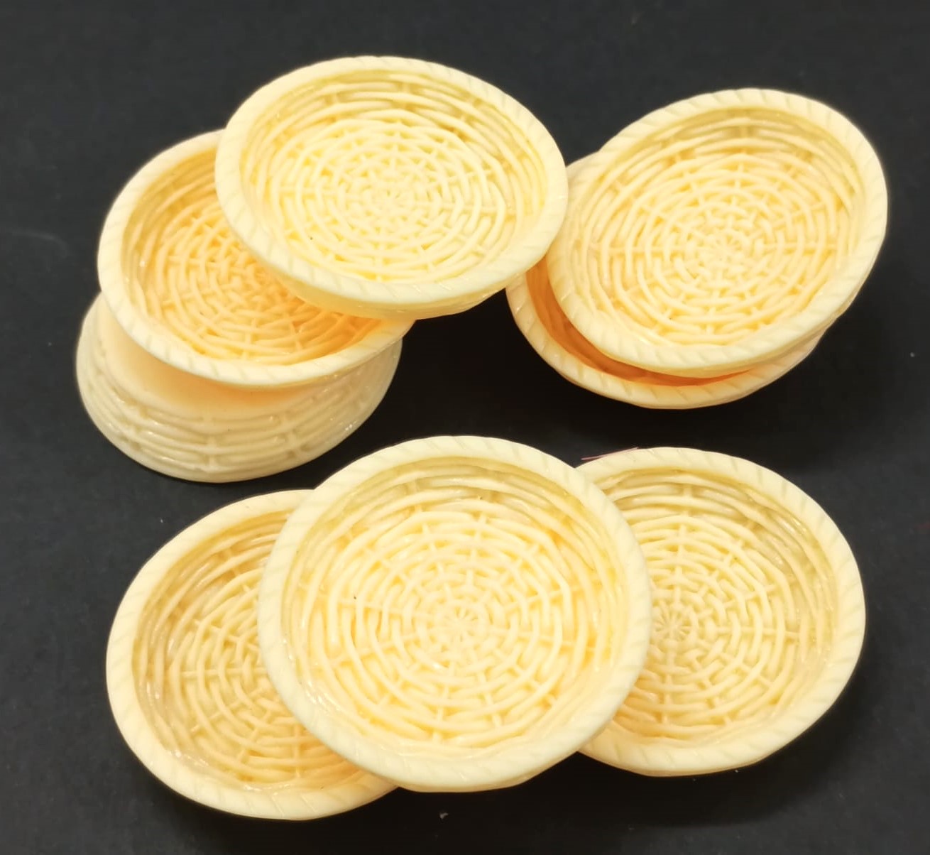 Plates Miniature, 4 pieces, Design- 831