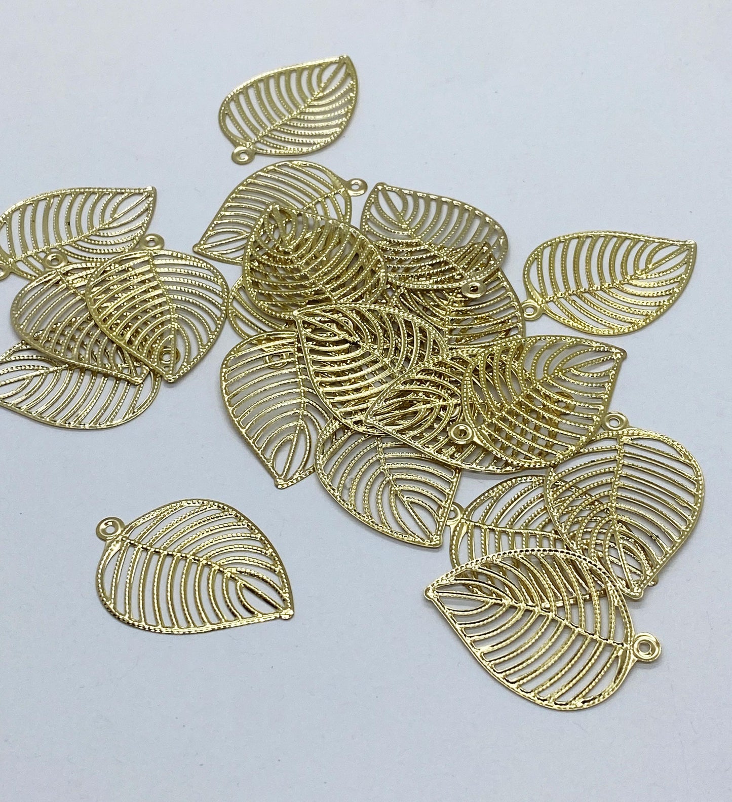 Metal Leaves – 50 pieces