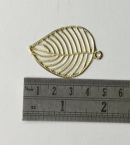 Metal Leaves – 50 pieces