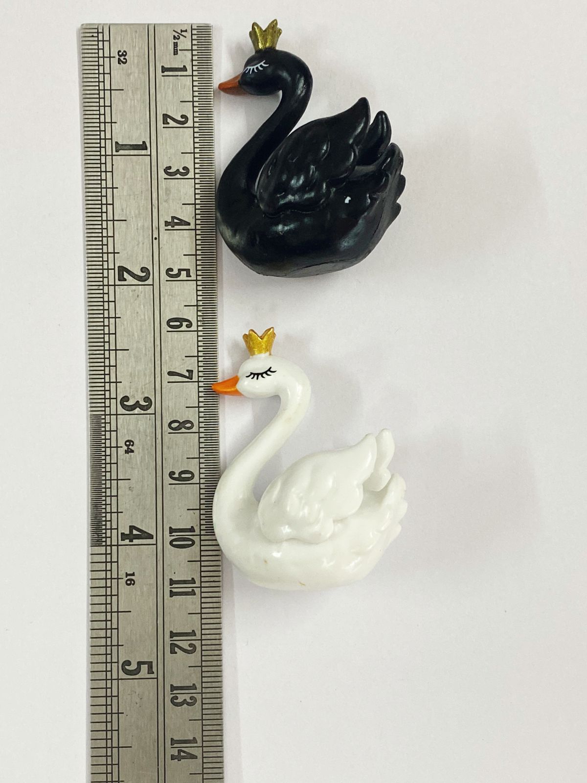 Swan Miniature – 2 pieces – D – 589