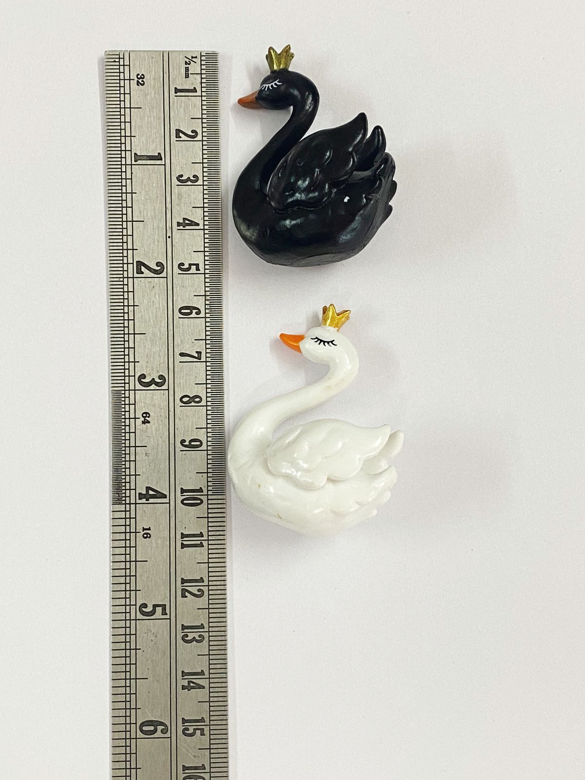 Swan Miniature – 2 pieces – D – 589