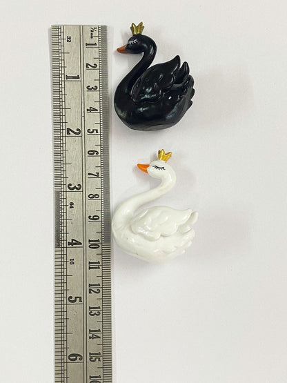 Swan Miniature – 2 pieces – D – 589