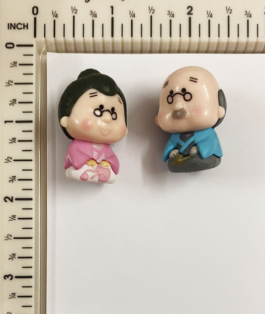 Old Age couple miniature , M-254