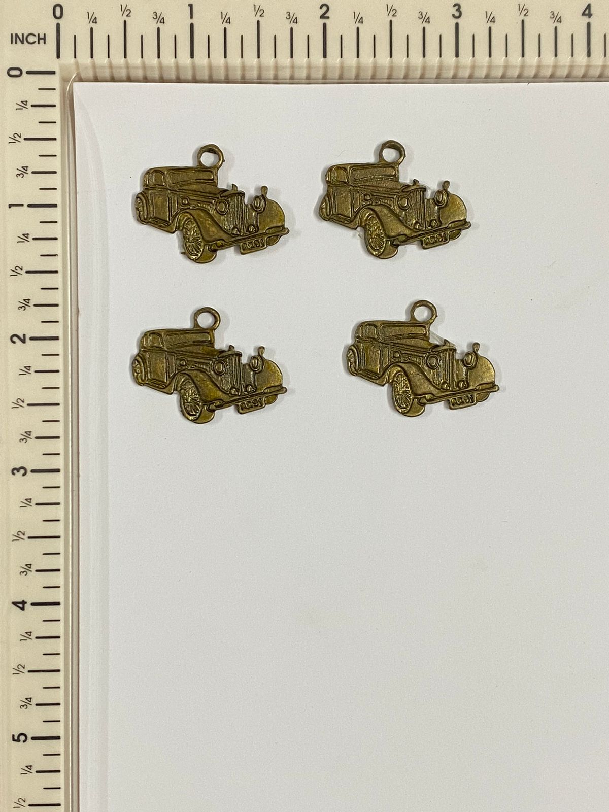 Metal Charm-Vintage Car 4 pieces