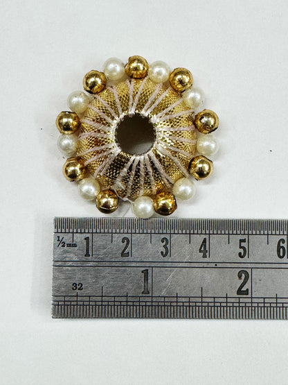 Cap- 5 pieces,  Color- Gold