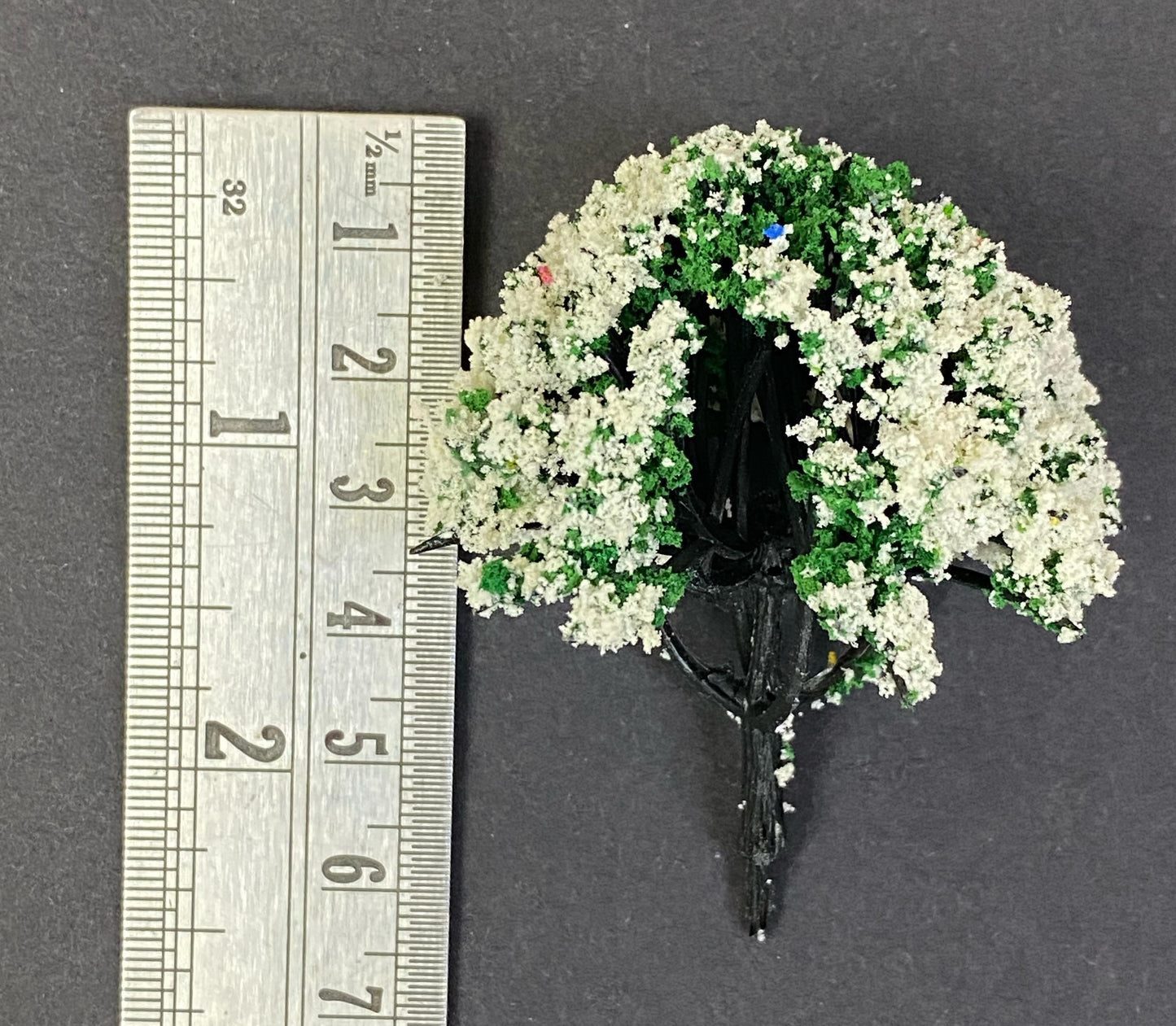 TREE Miniature- 2 pieces , Design – 723