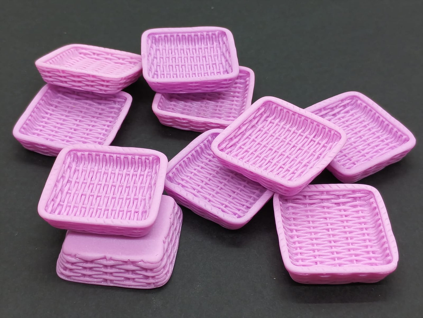 Plates Miniature, 4 pieces, Design- 825