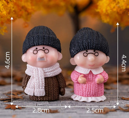 Aged / Old Couple Miniature M- 832
