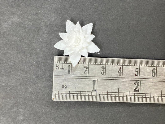 25 mm Lotus Flower Miniature- 10 pieces , Design 851